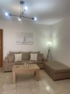 Konstantino's Apartment - Yéfira