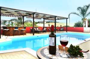 Villa Radiosa with private fenced pool & hdro-massage Leggete linformazioni sullhost Please read Host info