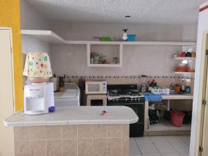 casa con alberca a10 min de la playa