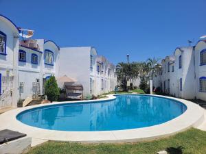 casa con alberca a10 min de la playa