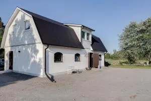 Lägenhet ovanför stall - Vanserum