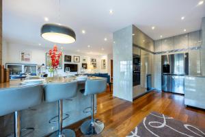 South East Wind Apartment