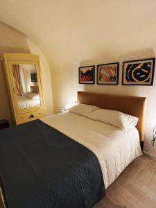 La Piazzetta historic center old port