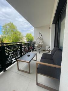 Central ART Deluxe Apartment - Private Parking