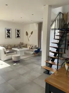 Grande maison- 10 mn circuit 24h - Spay