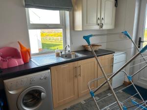 Lighthouse View, Meenlaragh