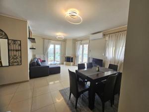 Rest & Nest Luxury Apartment