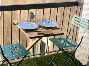 Maisons de vacances Maison charmante clim et balcon en centre ville : photos des chambres