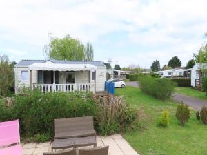 Chalets Mobile home dans un camping a saint Arnoult : Chalet 2 Chambres