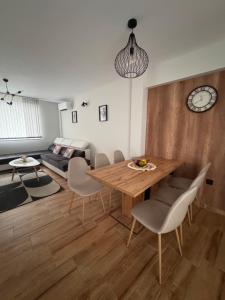 Goldy central beach apartment with private garden Burgas