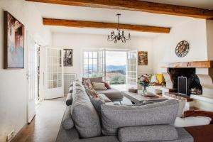 Beautiful Provençal-style villa in Mougins with Sea view