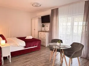 Nearby Lake Romantic Retreat R - Utvin