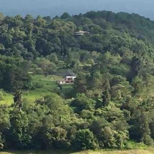 Amplia y bonita casa familiar en medio de la naturaleza descanso vistas e internet