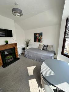 1st Floor Flat in Mews
