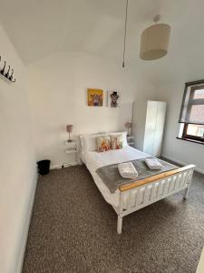 1st Floor Flat in Mews