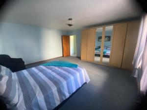 Lovely 2-Bedroom Accommodation in Paradise Beach