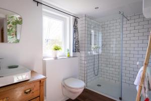 Charmante 2 Zimmer plus Bad und Balkon ohne Küche