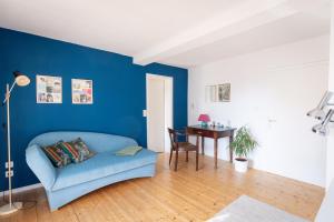 Charmante 2 Zimmer plus Bad und Balkon ohne Küche