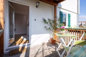 Charmante 2 Zimmer plus Bad und Balkon ohne Küche - 汉恩明登