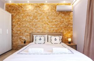5- Luxury suite for 4 in the most central part of Rhodes!