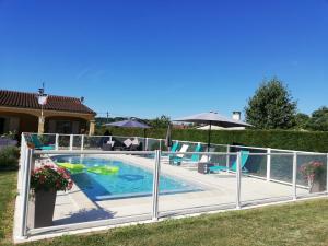 Maisons de vacances Maison avec piscine privee a Siorac en Perigord : Maison 3 Chambres