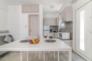 Spacious Flat For Friends & Couples With Balcony