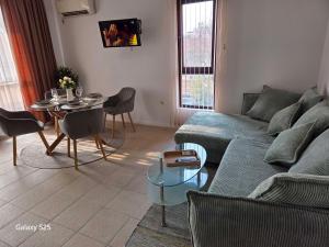 Apartments & Studios Kedara