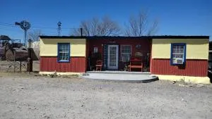 La Loma del Chivo Llc - The Spirit room - Onion Spring