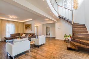 Beautiful villa with private pool