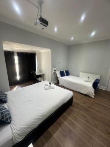 Black & White Double Bedroom