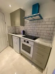 New London private guest house with new kitchen - 清福德