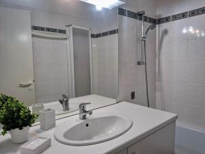 T2 cabine plein centre quartier des thermes