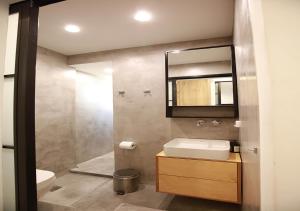 Emily in Athens - Central design awarded flat Syntagma E3