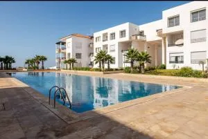 Apartment with pool view, 1 min to beach, private parking - Pont Blondin