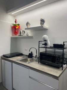 1940 Apartment Room 2