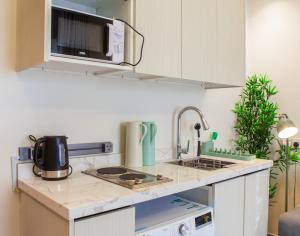 Darent Luxury One-Bedroom Apt AlRimal-3