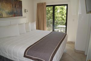 214 Fully Furnished 1BR Suite-Outdoor Pool