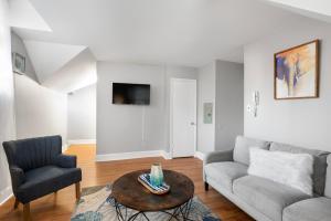 Spacious 2BR in Univ City