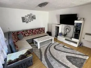 House for rent 4 bedrooms - 哈季奇