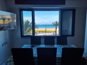 Elegant Apartment with Stunning Sea and Port View Near Top Attractions