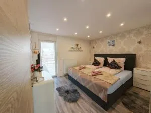 VipStay - Stilvoll und geräumige Apartments mit Terasse oder Balkon, Küche, kostenloses Parken, WLAN, Smart Tv - Baiertal