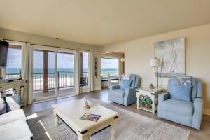 Oceanfront Oregon Retreat - Pool, Sauna and Patio!