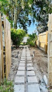 Modern 1BR Suite Boutique 5 Miles to Beach