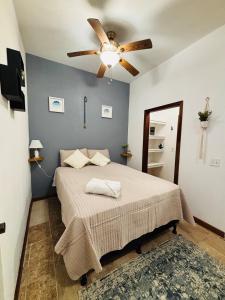 Tropical Studio in Sunset Villas, West end