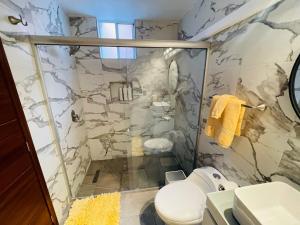 Modern 2bd and 2ba close to Financial District