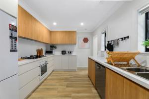 City Oasis Double Houses 6BR5BA ICC by Palm&Vine