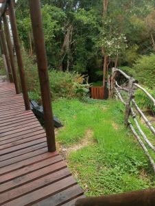 Cabaña en selva patagónica, cerca del pueblo