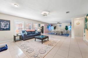 Sea Queen - 4Br 3Ba Pool 5miles to Beach