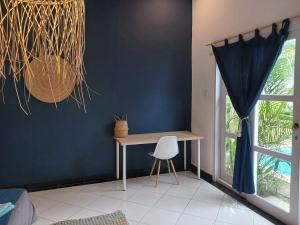Boho Haven with pool & garden in prime location