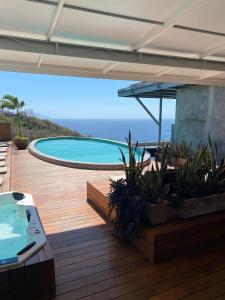 Stylish apt in stunning bldg